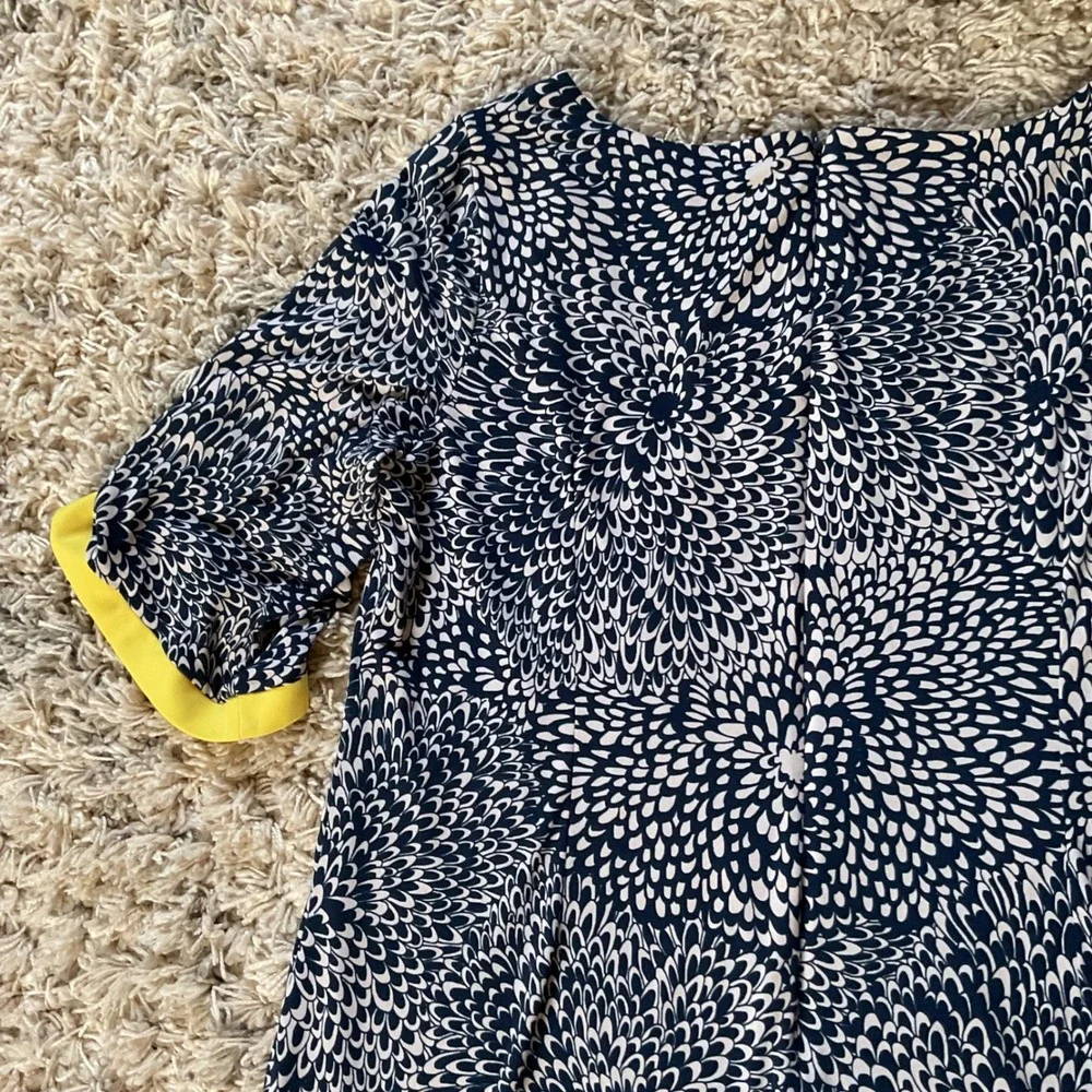 CJ Banks Navy Blue‎ White Floral Burst Shift Dress Yellow Trim 16W